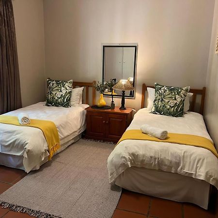Barnyard Venue Hotel Ermelo Bagian luar foto