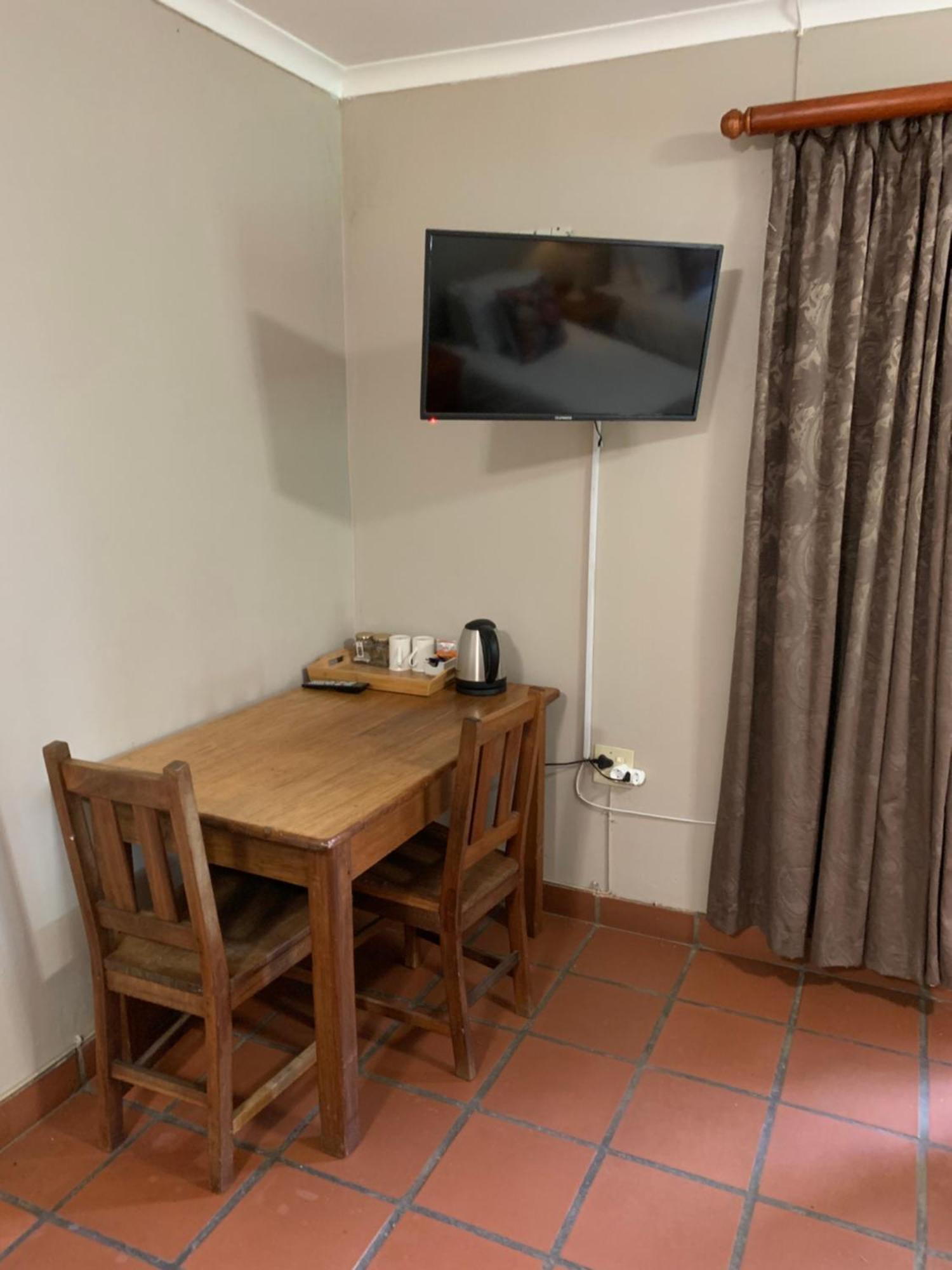 Barnyard Venue Hotel Ermelo Bagian luar foto