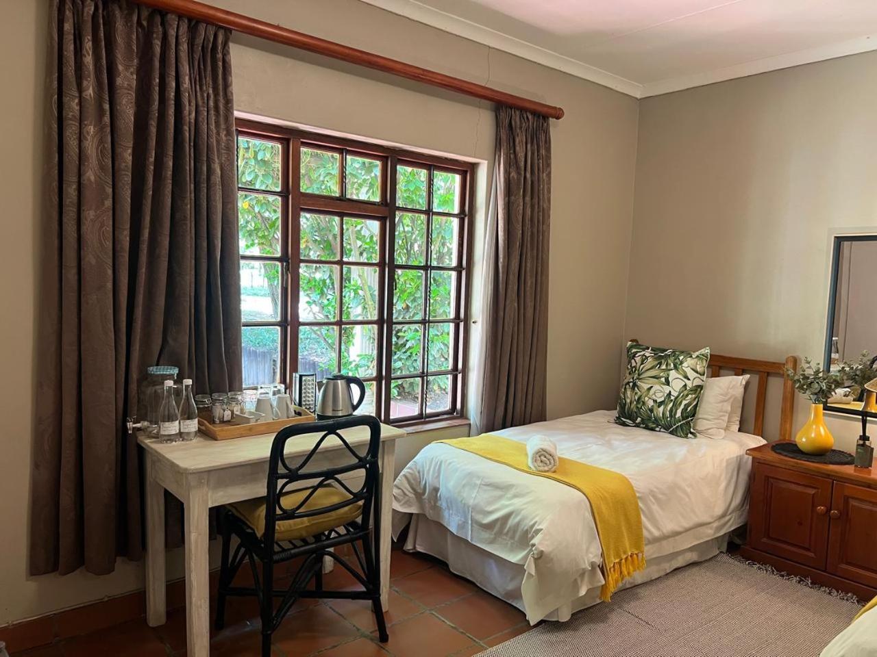 Barnyard Venue Hotel Ermelo Bagian luar foto
