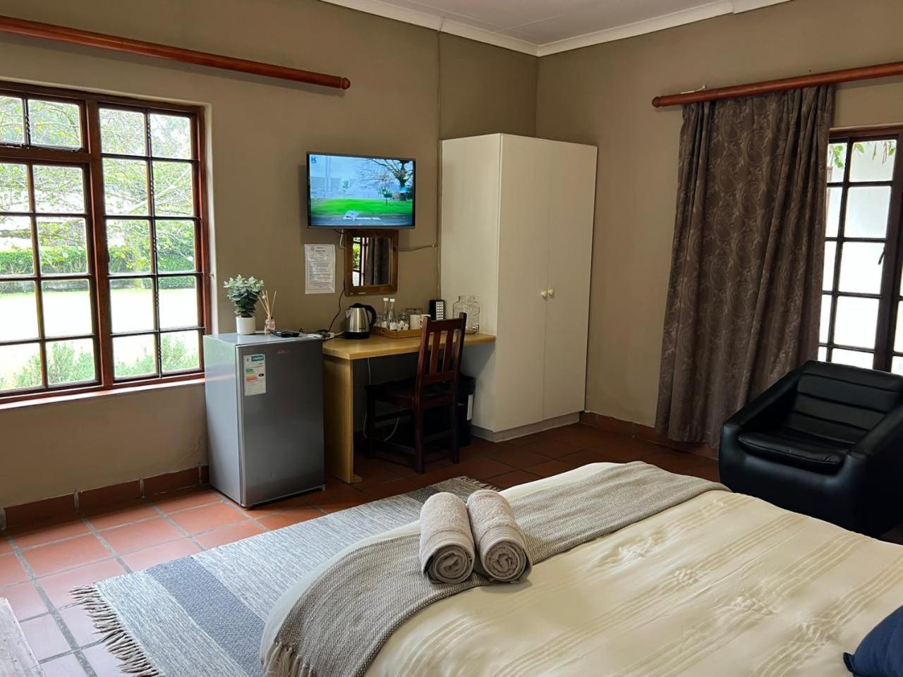 Barnyard Venue Hotel Ermelo Bagian luar foto