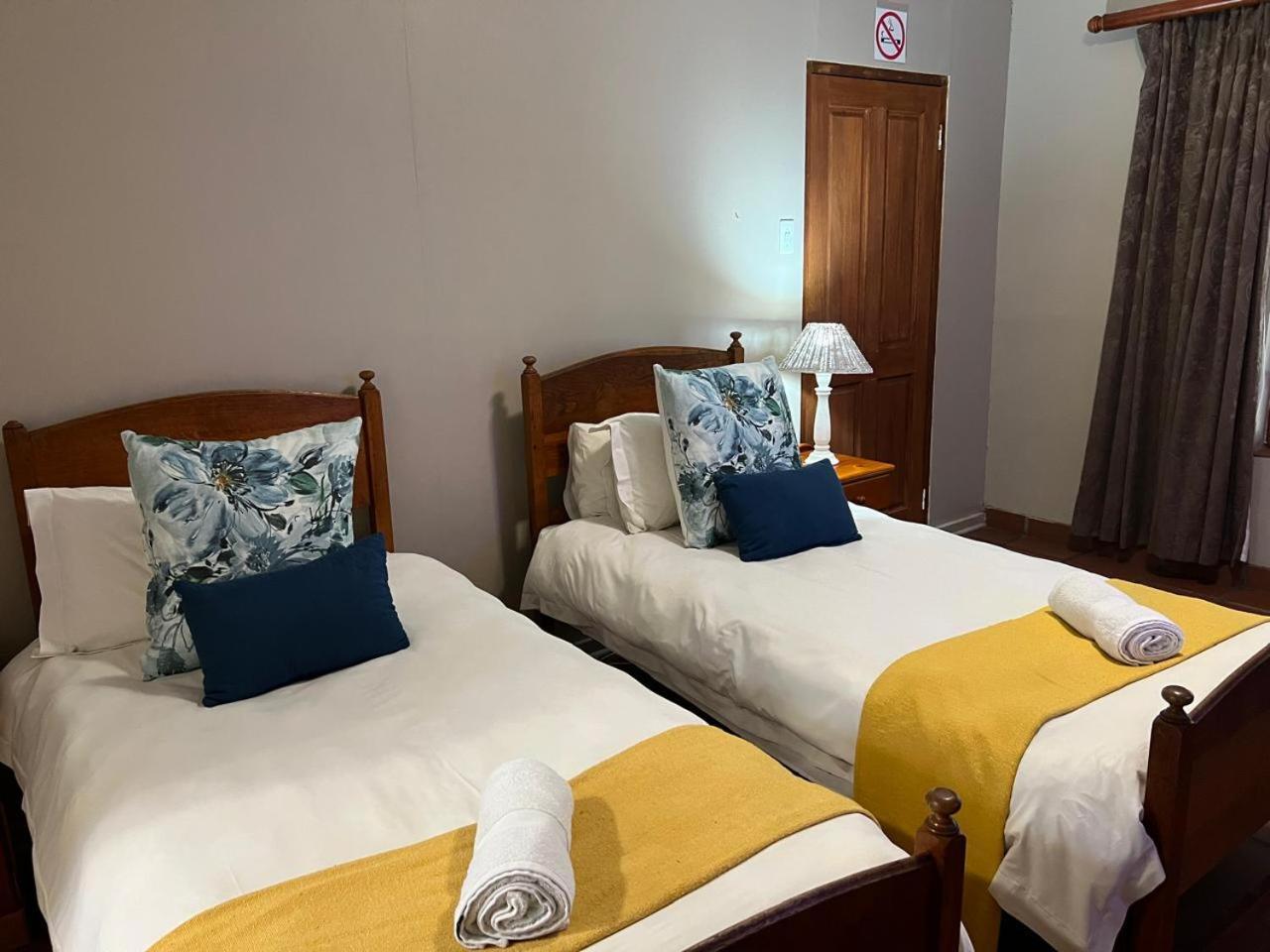 Barnyard Venue Hotel Ermelo Bagian luar foto