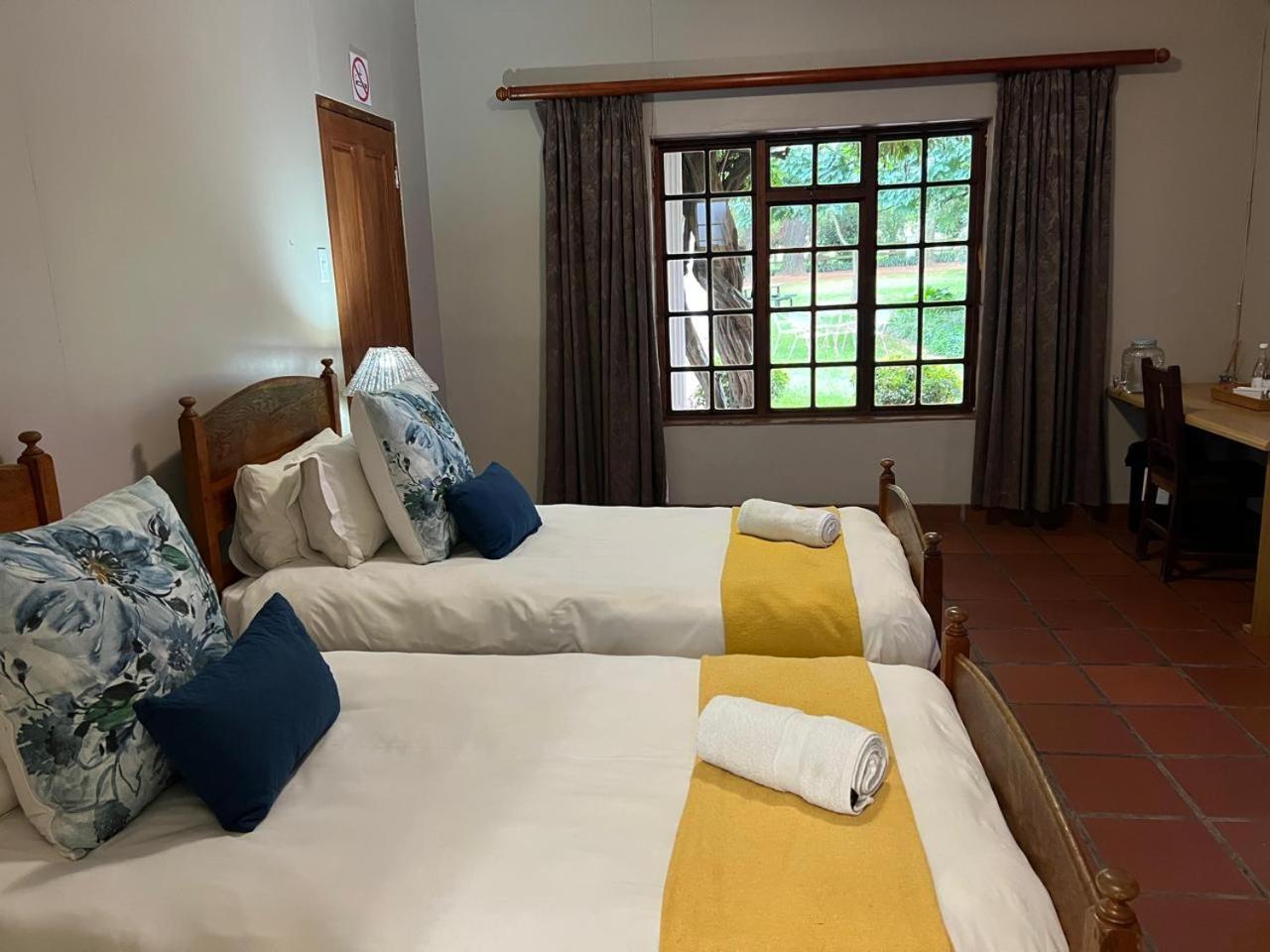 Barnyard Venue Hotel Ermelo Bagian luar foto